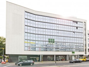 Das Gebäude der bbw Hochschule: Außenansicht