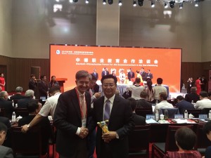 Prof. Buller beim Hebei College of Industry and Technology