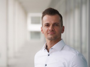 Prof. Dr.-Ing. Norman Höltz