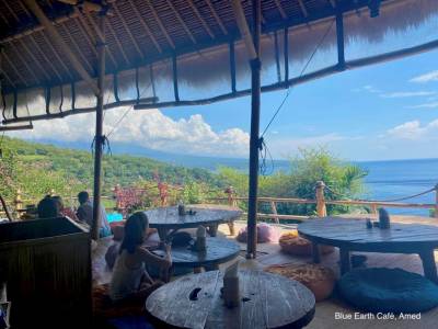 Laura E. Prakitkum auf Bali