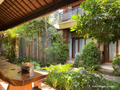 Laura E. Prakitkum auf Bali