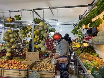 Laura E. Prakitkum auf Bali