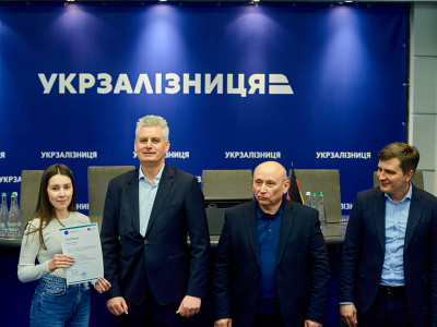 Ukraine Digital: Zeugnisübergabe in Kyiv