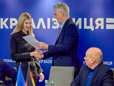 Ukraine Digital: Zeugnisübergabe in Kyiv