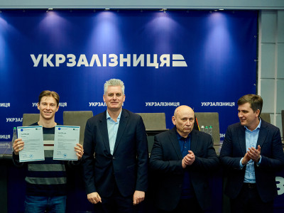 Ukraine Digital: Zeugnisübergabe in Kyiv