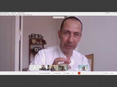 Prof. MacConnell bei der digitalen Immatrikulationsfeier