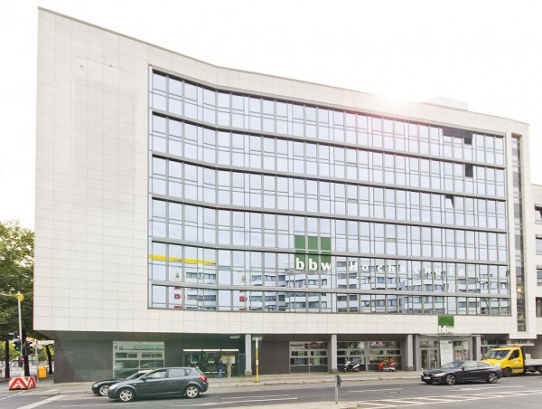 Das Gebäude der bbw Hochschule: Außenansicht