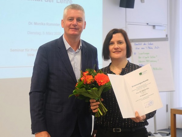 Prof. Dr. Astrid Otto mit dem Rektor Prof. Dr.-Ing. Hafer