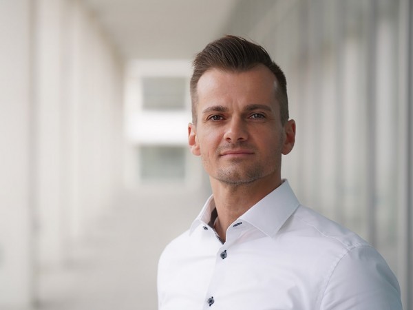 Prof. Dr.-Ing. Norman Höltz