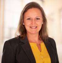 Dr. Nadine Scharfenort